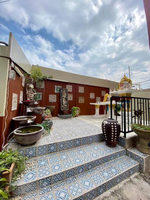 Ratanawong Place 823 Bangkok Exterior foto