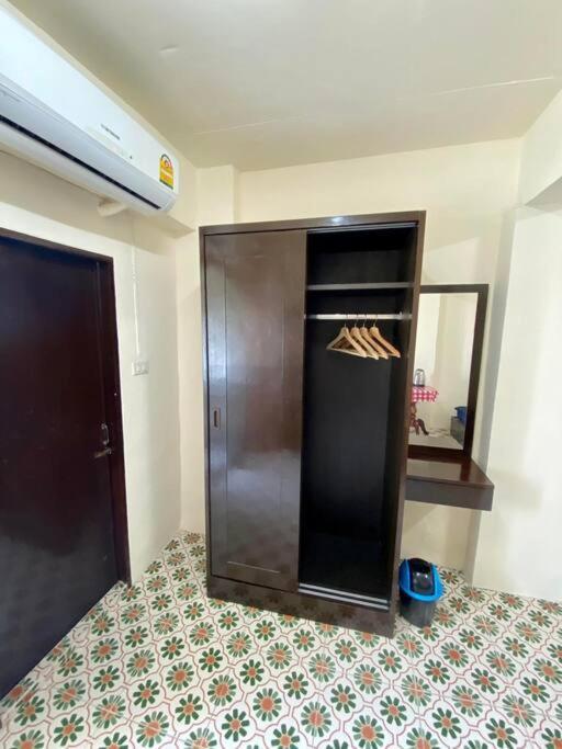 Ratanawong Place 823 Bangkok Exterior foto